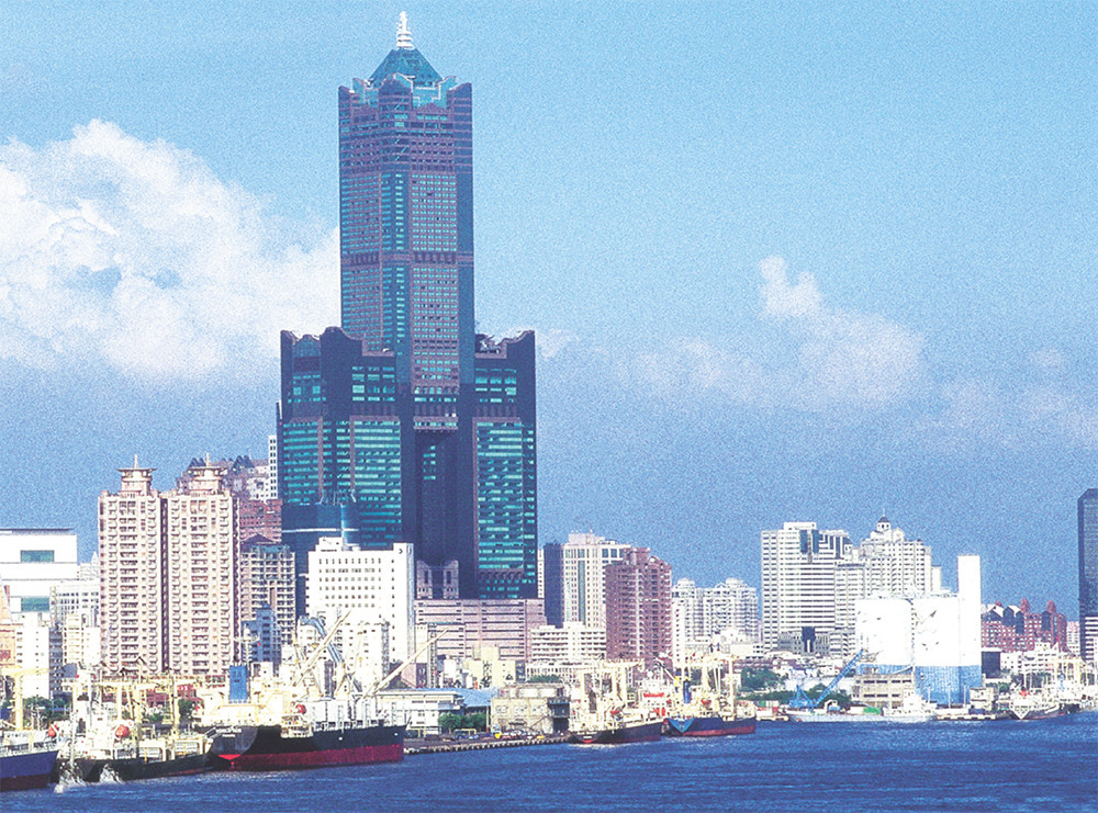 高雄港灣特質明顯,未來將積極發展水岸觀光,登上國際舞台。