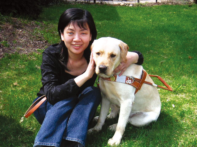 　　台灣是亞洲第三個發展導盲犬制度的國家，高雄市則是台灣第一個「導盲犬友善城市」。2003年８月，我們率先簽署「高雄市導盲犬無障礙」宣言；11 月，市議會通過「高雄市視覺障礙者使用盲導犬自治條例」，高