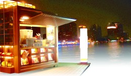 曾經消失於現代都市叢林的書報亭，賦予了全新的生命與價值後，在愛河呈現。