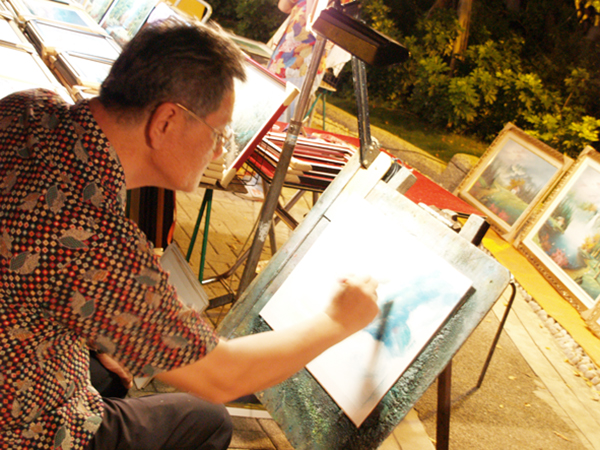 范春展 范春展