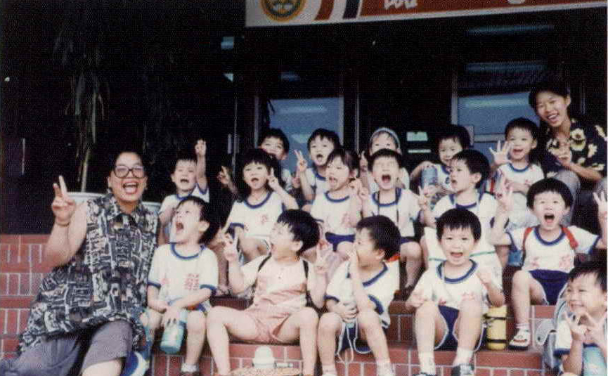 從事幼教多年的謝麗娥,常與孩童們開懷大笑。 從事幼教多年的謝麗娥,常與孩童們開懷大笑。