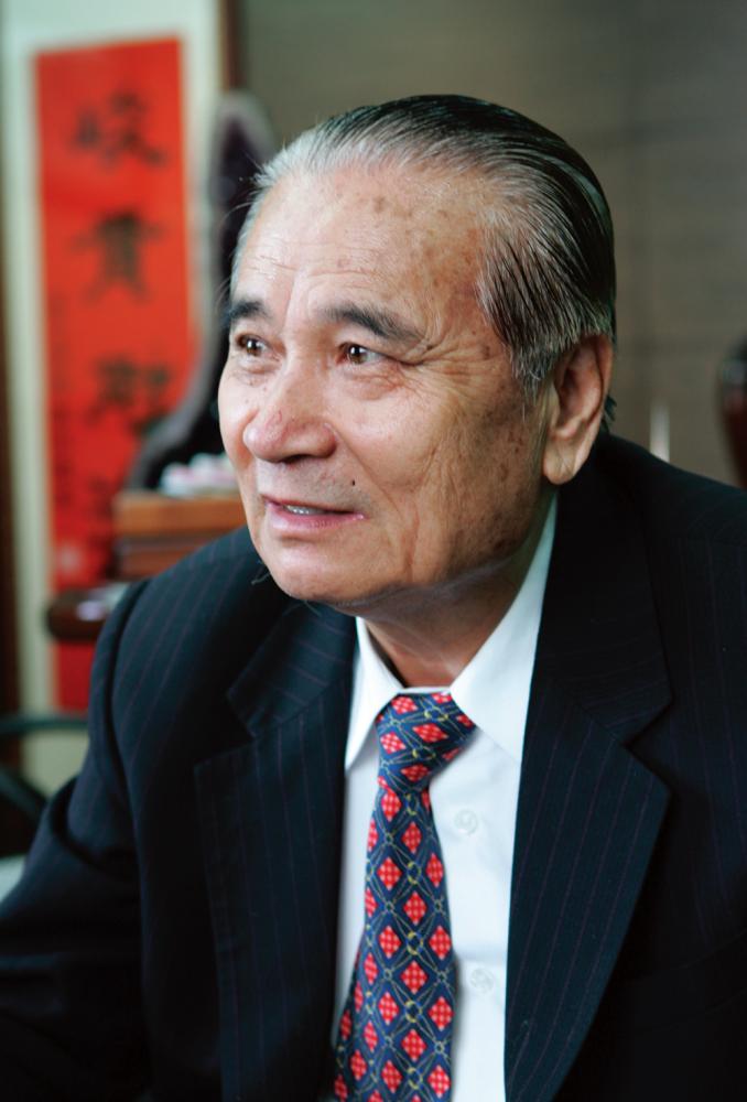 下港囝仔工吳響峻的賣布傳奇。 下港囝仔工吳響峻的賣布傳奇。