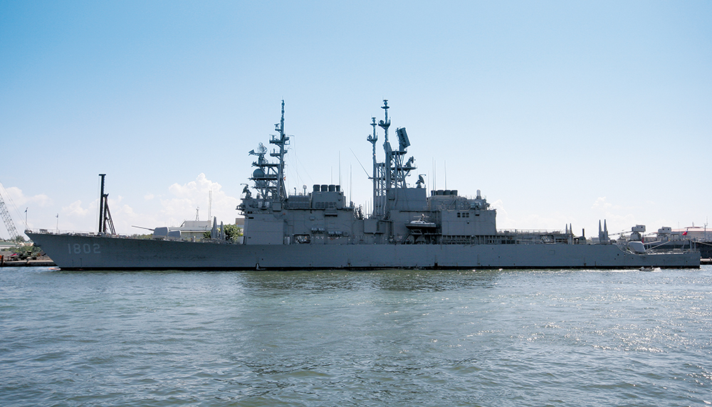 不停駐於高雄港的基隆級紀德艦·想一睹風采可得靠運氣。 不停駐於高雄港的基隆級紀德艦·想一睹風采可得靠運氣。
