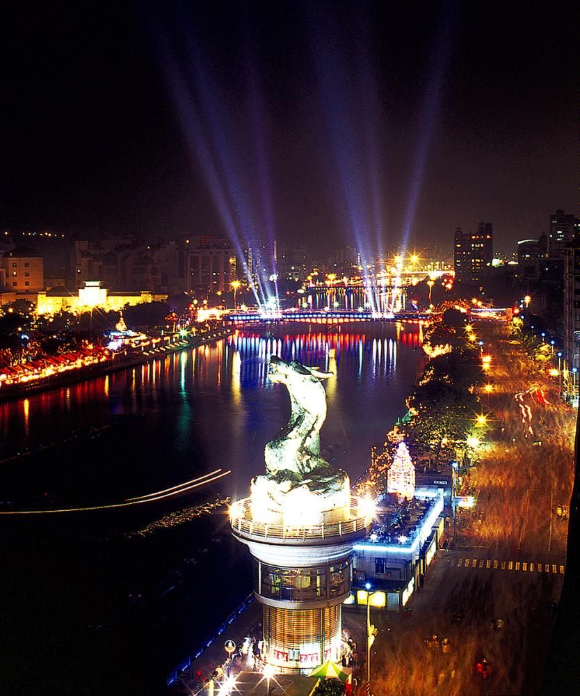 愛河的橋，城市的歌