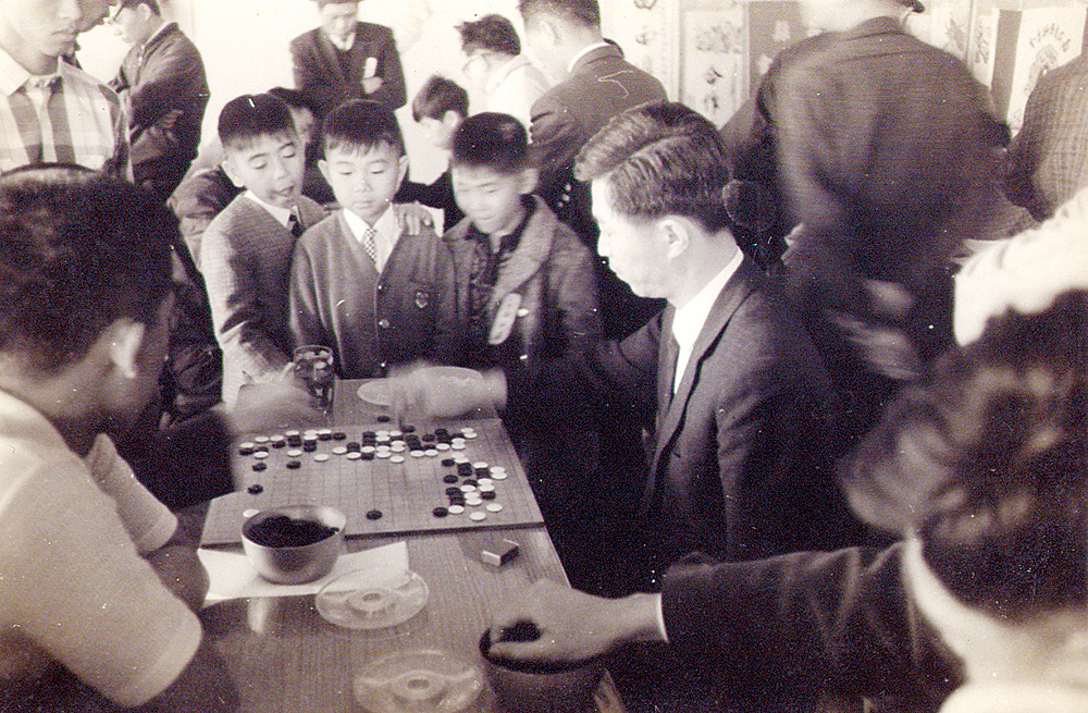 陳伯謙熱愛圍棋,參與賽事無數。 陳伯謙熱愛圍棋,參與賽事無數。
