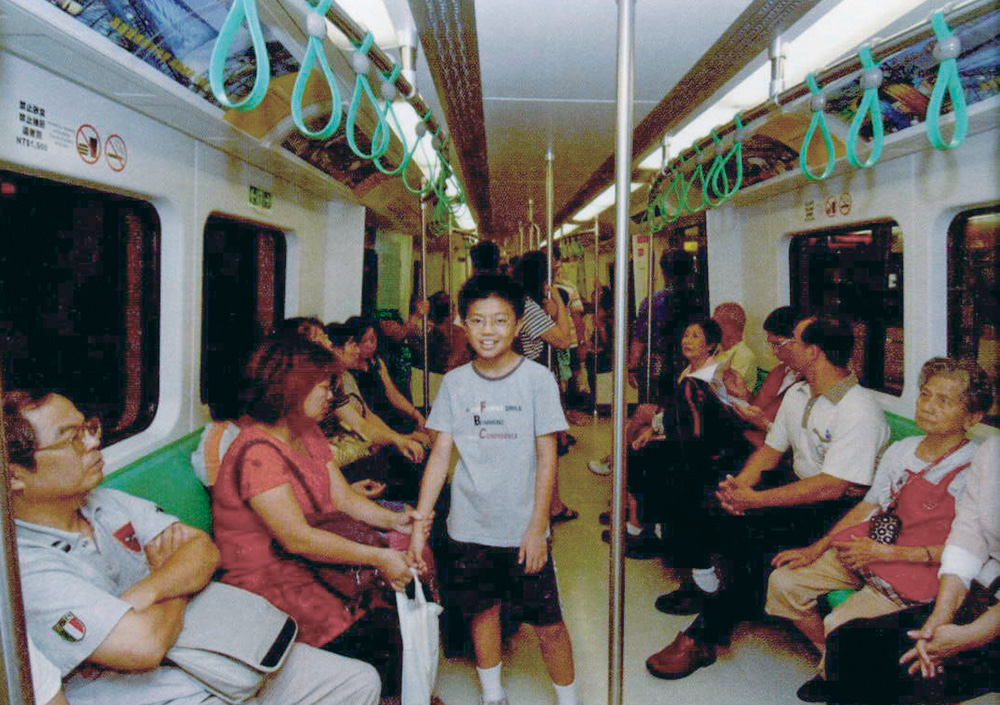橘線通車高雄市民的行動更便利了。(圖/鮑忠暉攝)