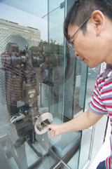 大五金藝術造街紀念幣,可自己親手打造。(圖/吳欣穎攝) 大五金藝術造街紀念幣,可自己親手打造。(圖/吳欣穎攝)