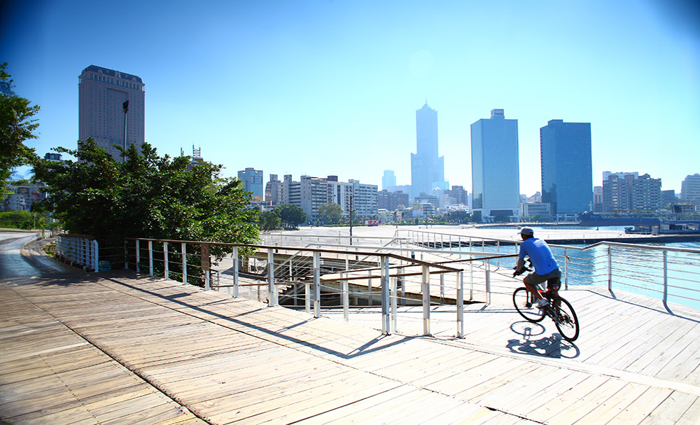 迎風徜徉單車遊 時速15公里的美好城市風景