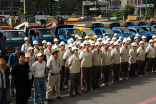 高雄市政府救災總動員，總計參與救災的人力超過5000人。（圖／鮑忠暉攝）