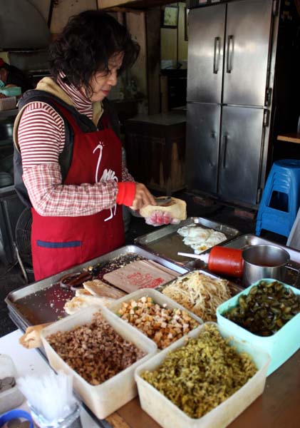 料多味美的眷村美食：海青王家燒餅。(圖/熊宏輝攝)