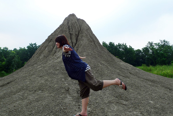 燕巢泥火山的特色地貌，讓杏子留下深刻印象。(圖/陳桂杏 提供)