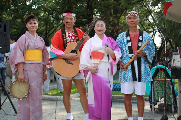 山田演歌舞蹈坊的演出道具及服飾都非常講究。(圖/山田演歌舞蹈坊 提供)