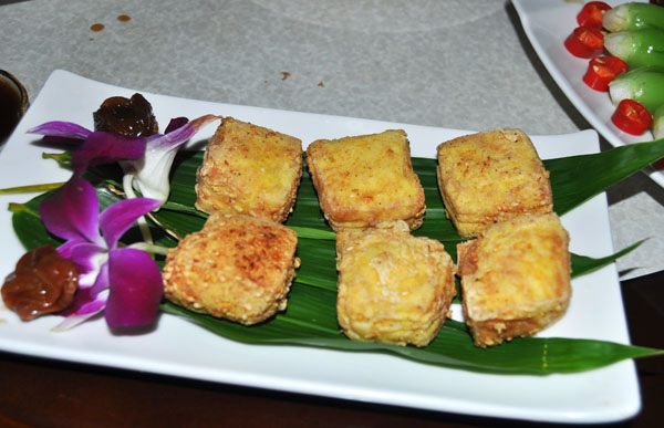 寶來小吃部的酥炸豆腐招牌菜。（圖/蘇福男 攝）