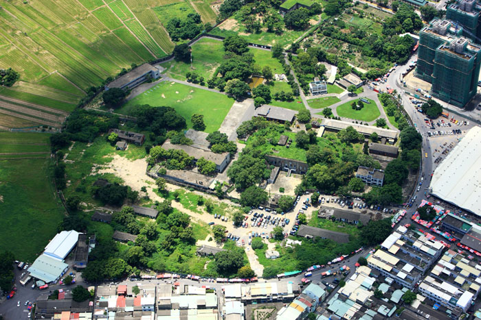 前海軍明德訓練班及周邊眷村環境俯瞰圖。（圖/高雄市政府都市發展局 提供）