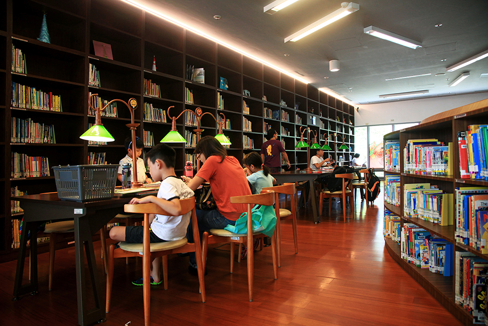 藝術圖書館營造有如波士頓公共圖書館的閱讀空間。