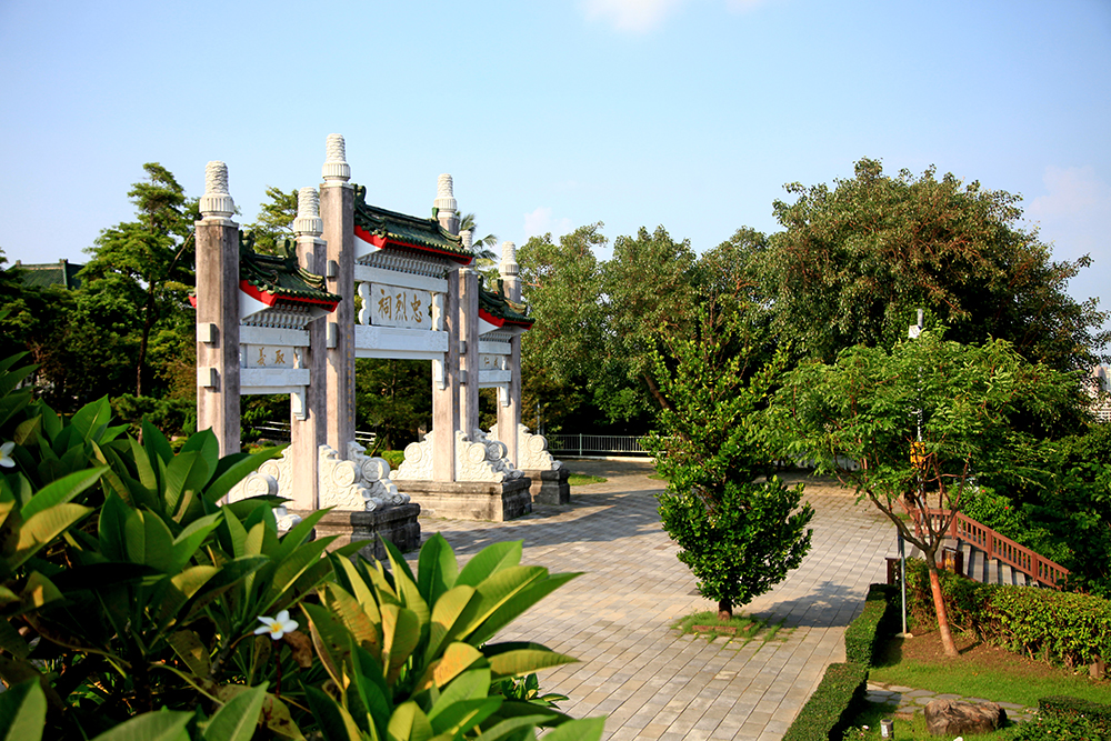 高雄市忠烈祠原址前身為日治時期的高雄神社。