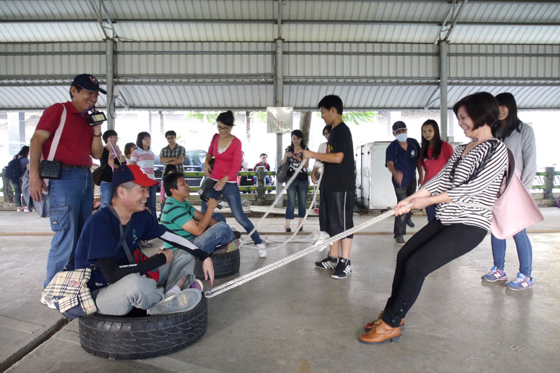 《拔一條河》之旅可體驗甲仙國小拔河隊克難訓練的過程。（圖∕張簡英豪 攝）