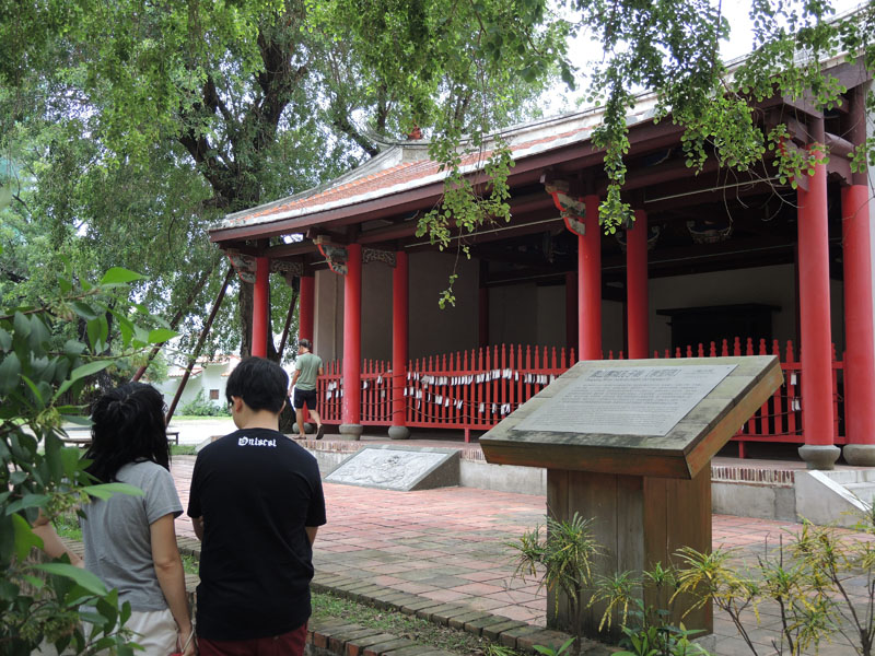 孔廟崇聖祠隱身在左營舊城國小內。（圖∕徐世雄 攝）