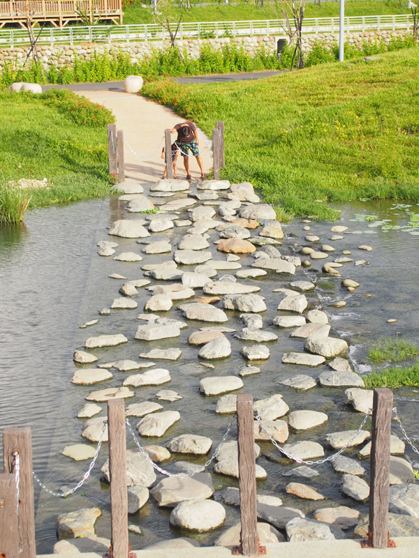 悠閒舒適的保安濕地公園成為市民的休憩空間。（圖∕張筧 攝）