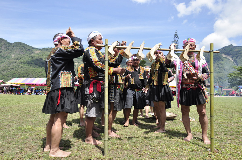 盛大的射耳祭內容有薪傳、射耳、祭屋說授、分享獸肉、祭槍、報戰功等儀式。（圖∕ 那瑪夏區公所 提供）