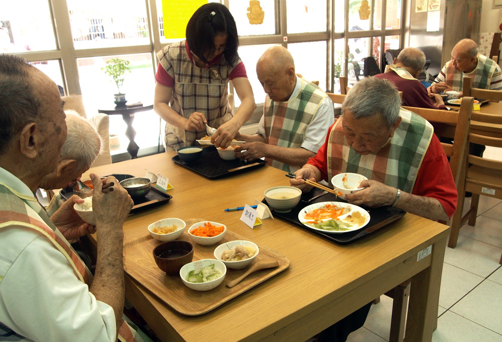 「日間托顧服務」改善高齡者的生活品質也減輕照顧者負擔。（圖/張筧 攝）