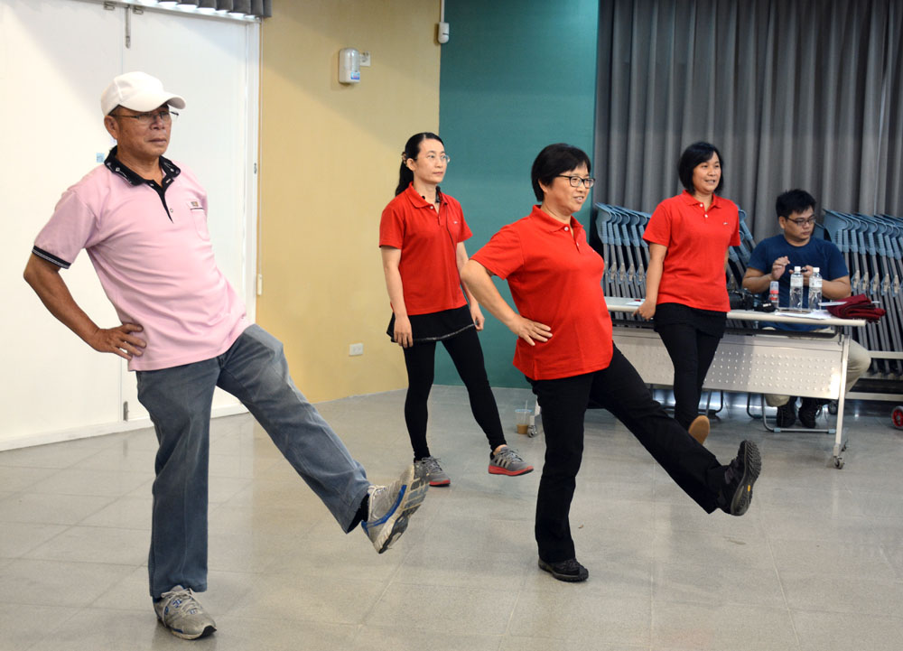 「在欉紅」師資團規畫動、靜活動提高學習率。（圖/雄市社區願景培力中心 提供）