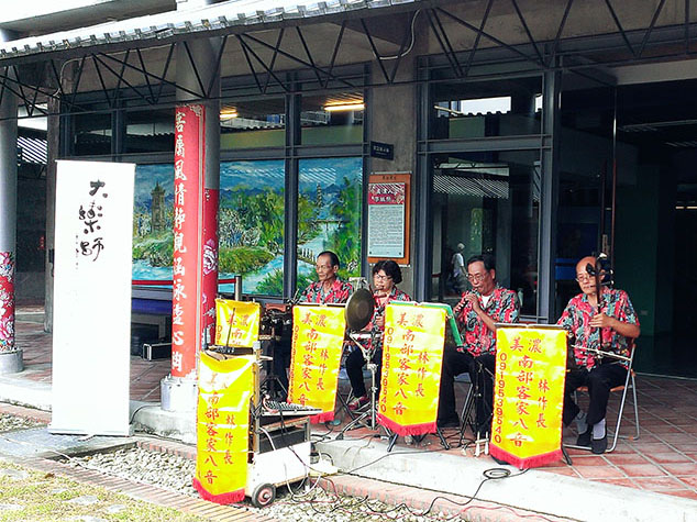 美濃的客家八音團採取四人編制，圖為「林作長客家八音團」。（藍秋惠·攝影）