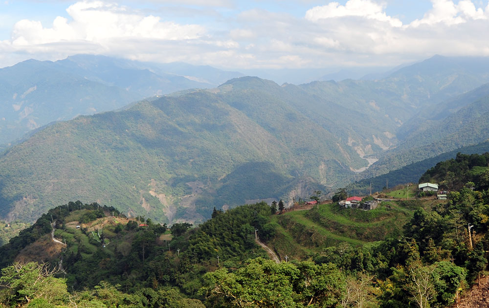 遠眺桃源山景（鮑忠暉·攝影）