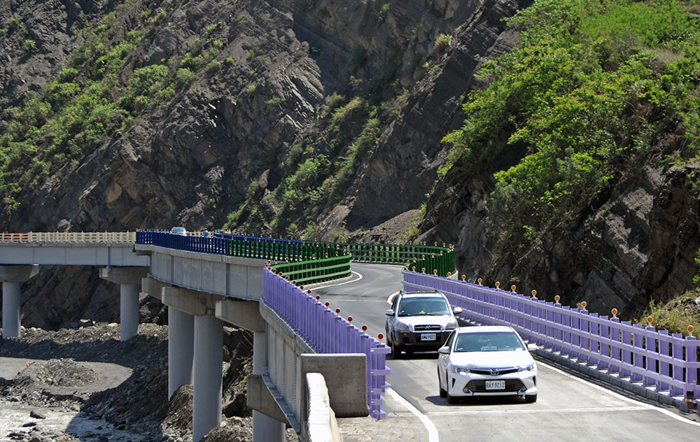 明霸克露橋。（鮑忠暉．攝影）