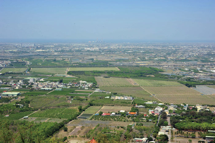 由天靈洞涼亭可以俯瞰大崗山地區 The view from Mount Dagan taken at pavilion near Tianling Cave