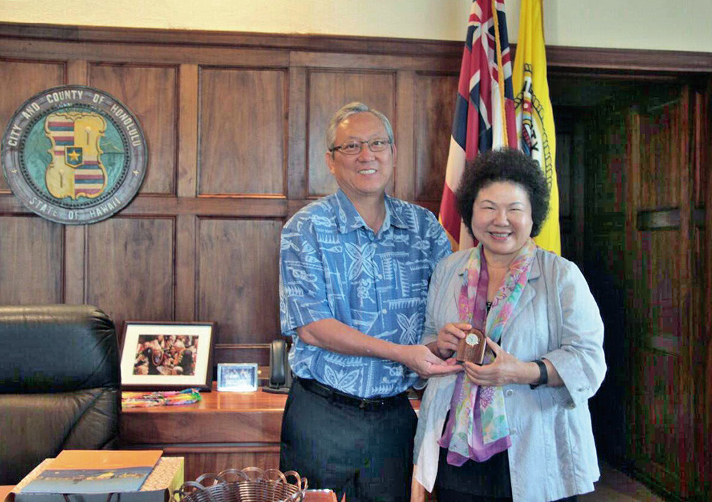 Mayor Chen Chu and Deputy Mayor Amemiya of Honolulu