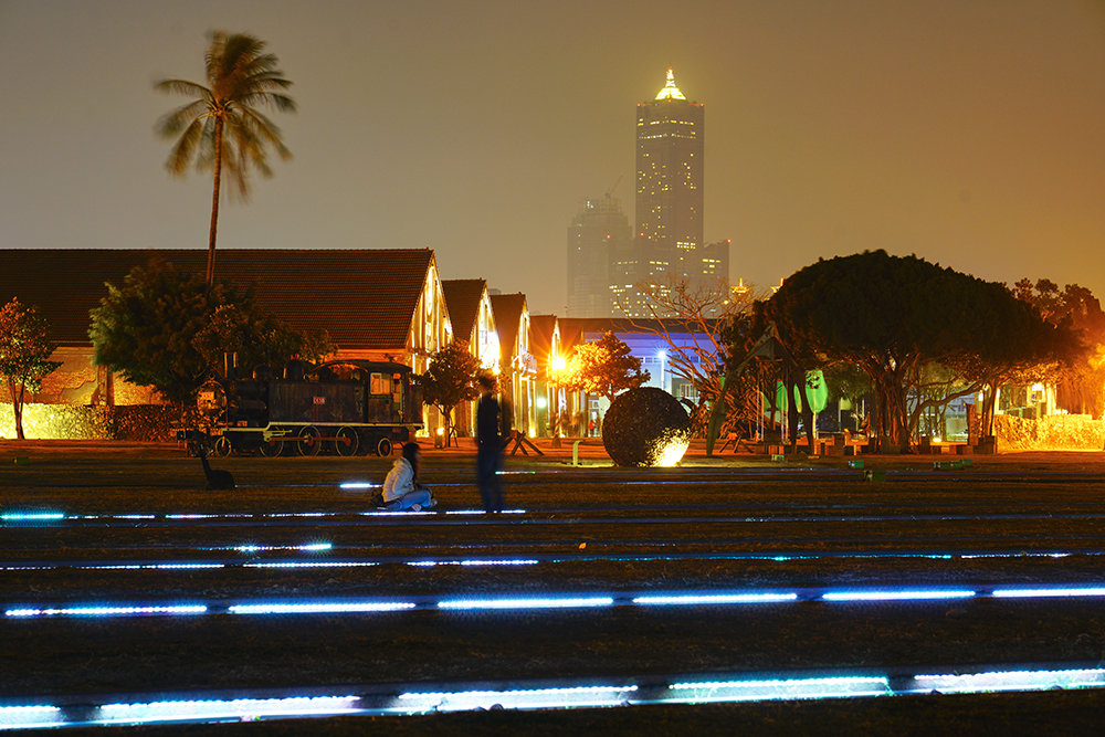 哈瑪星光任務是台灣少見的大型地景光雕藝術展。(攝影／李曉萍)