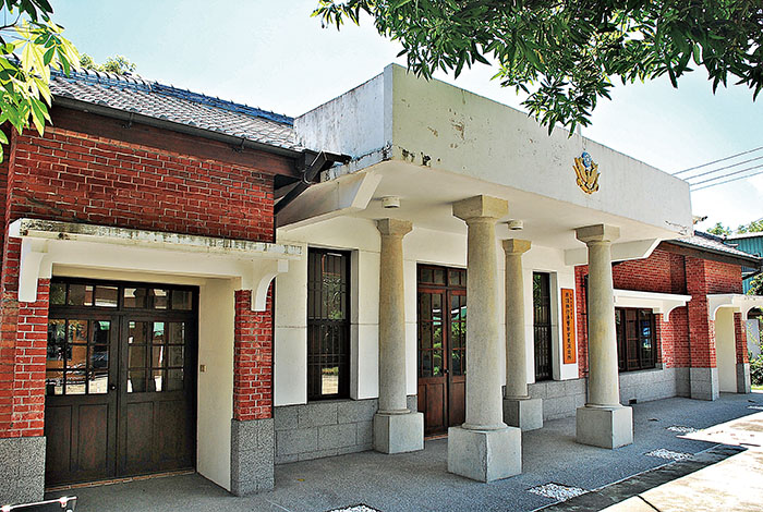 頂林仔邊警察官吏派出所 Dinglinzihbian Police Station
