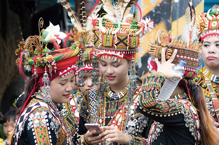 部落的年輕世代 The younger generation in Maolin