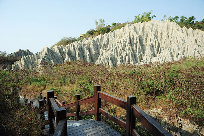 Splendid Mituo District: From Badlands to Azure Coastline