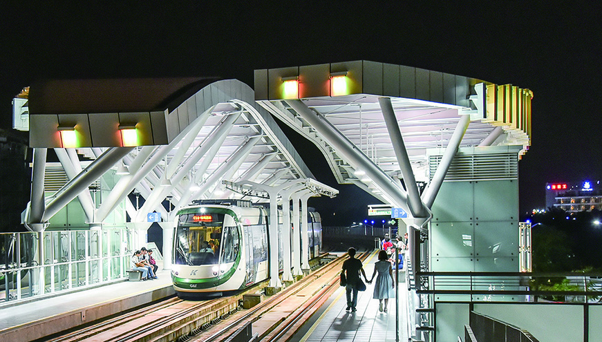 Kaohsiung Underground Railway Line Makes Its Debut