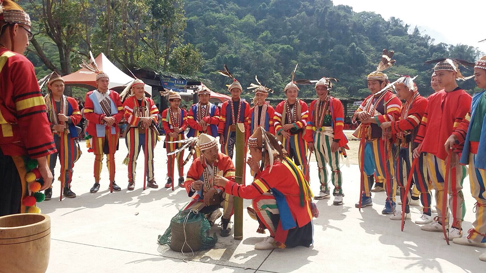 Rejuvenating the Hla'alua Language