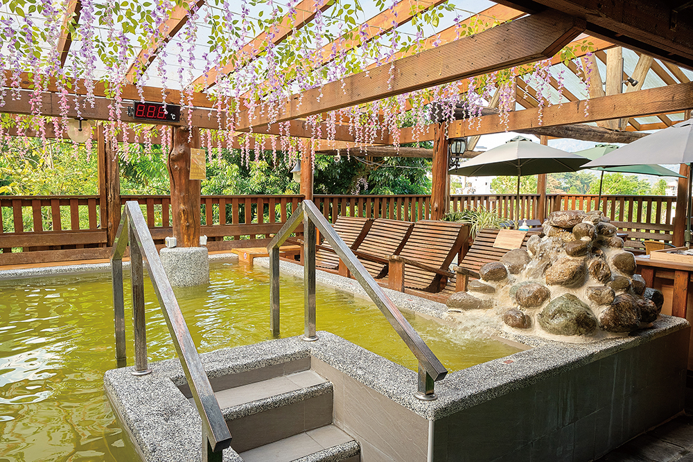 山上の極楽―茶席と温泉の旅