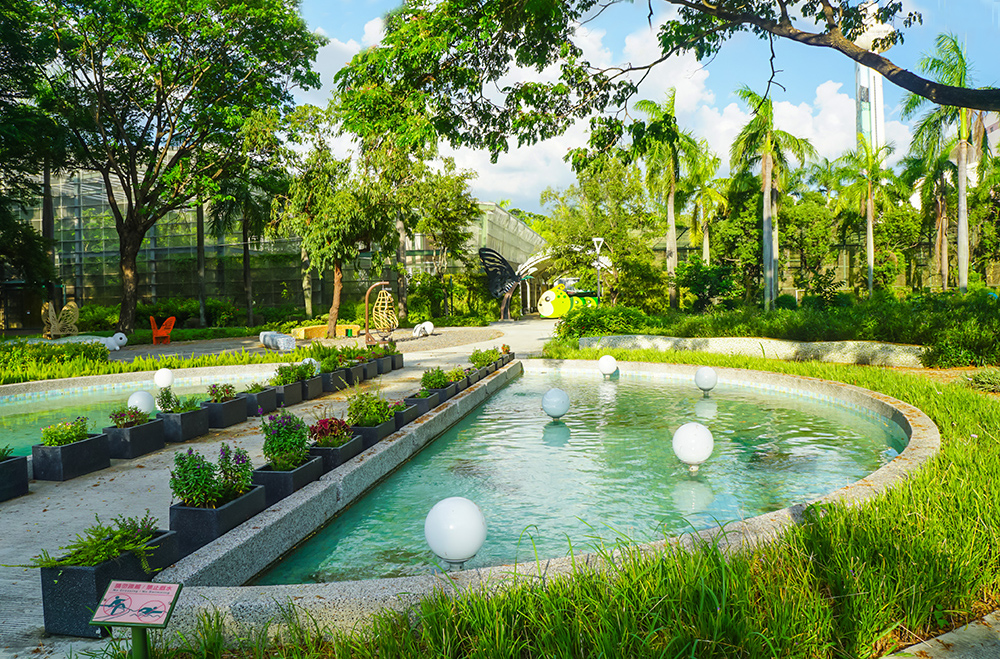 金獅湖蝴蝶園位於金獅湖風景區的東側，有兩座蝴蝶網室及公園，皆為免費對外開放。(攝影/Lobb 高雄市政府觀光局 )