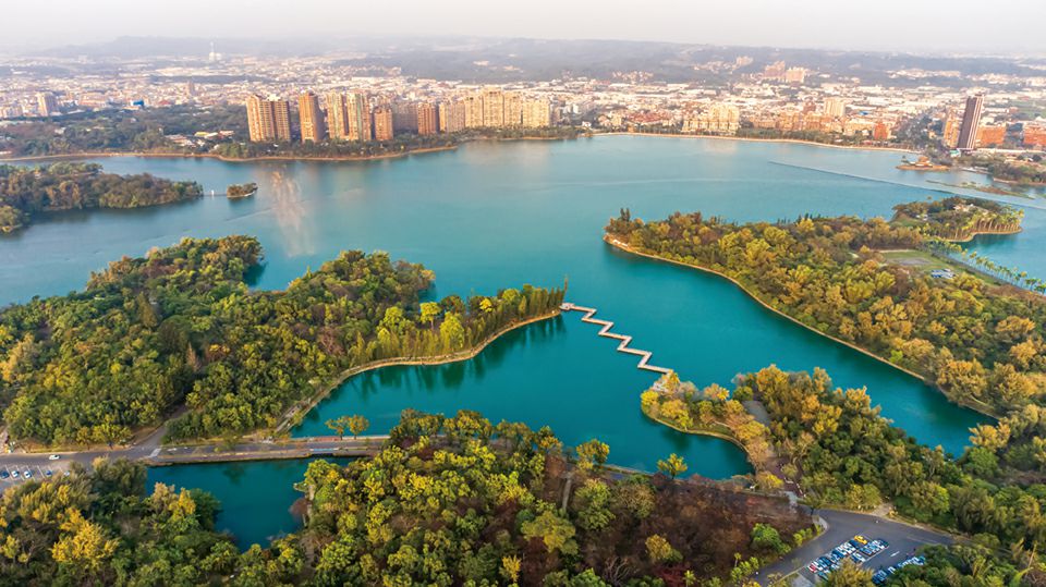 Experience an Urban Oasis: The Newly Renovated Niaosong Wetland Park and Chengcing Lake