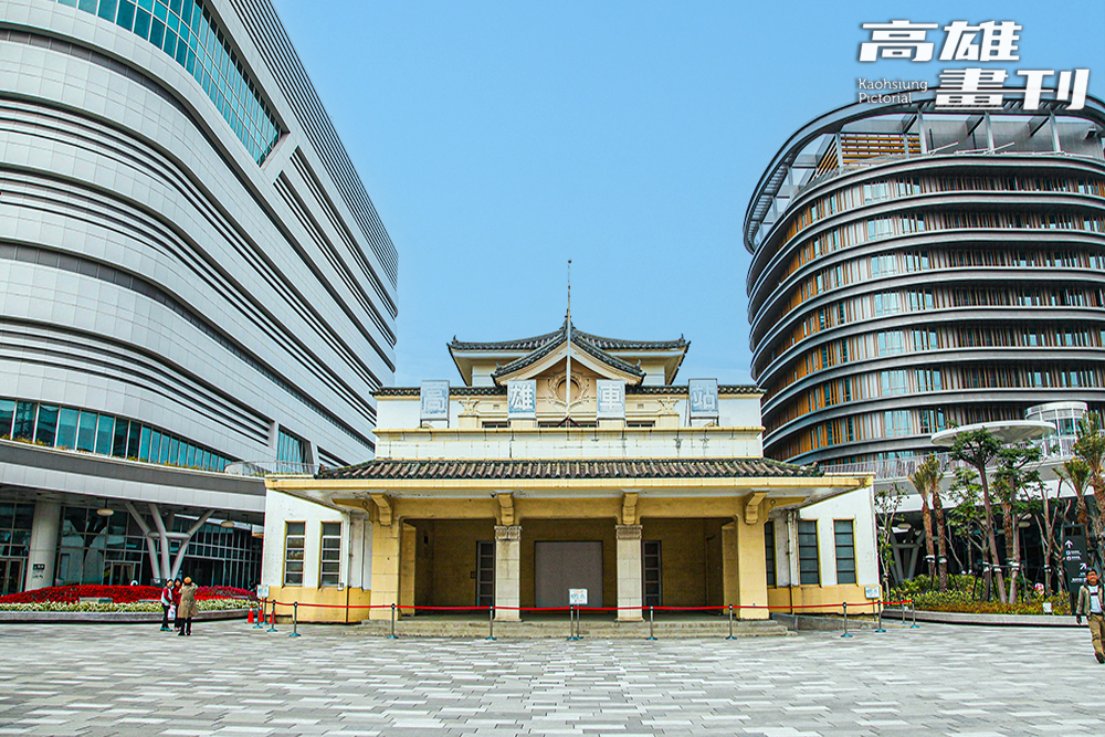 「帝冠式」建築代表之一的舊高雄火車站。(攝影/李瑰嫻)