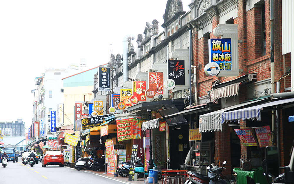 旗山老街保留了完整的歷史建築生活街區。（攝影/曾信耀）