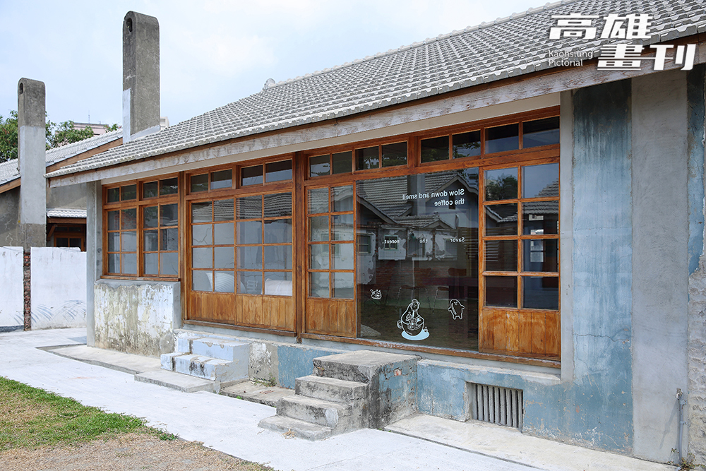 外觀與店內設計融入韓屋元素及眷村記憶,使光影成為空間的一部分。(攝影/Carter) 外觀與店內設計融入韓屋元素及眷村記憶,使光影成為空間的一部分。(攝影/Carter)