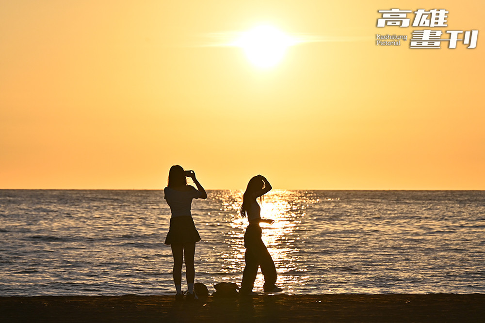 來旗津一日遊，千萬不要錯過最美麗的夕陽時分。(攝影/Carter)