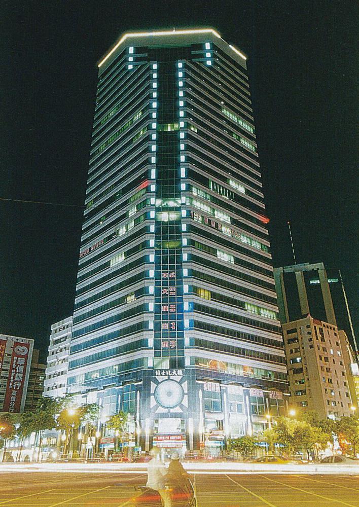 維士比大樓的照明也別樹一格。(攝影/謝明祚)