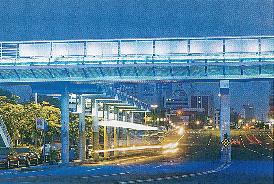 水誘光 舞夜色 鹽埕埔市民廣場