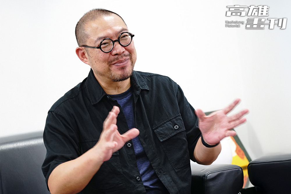 簡文彬總監說，作為臺灣首座開放寵物上班的國家級表演場館，場館秉持「生命平等」的理念，並深信同仁具備自律與責任感，攜手打造更友善、共融的工作環境。(攝影/曾信耀)