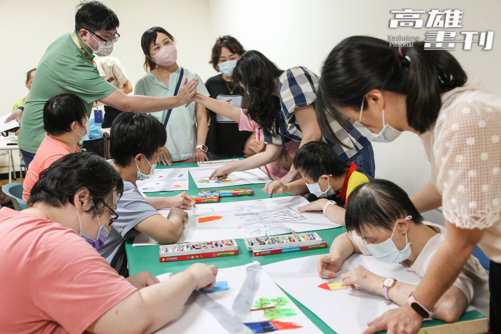無障礙之家藉由課程及溝通，發展孩子們的興趣及嗜好。(攝影/李瑰嫻)
