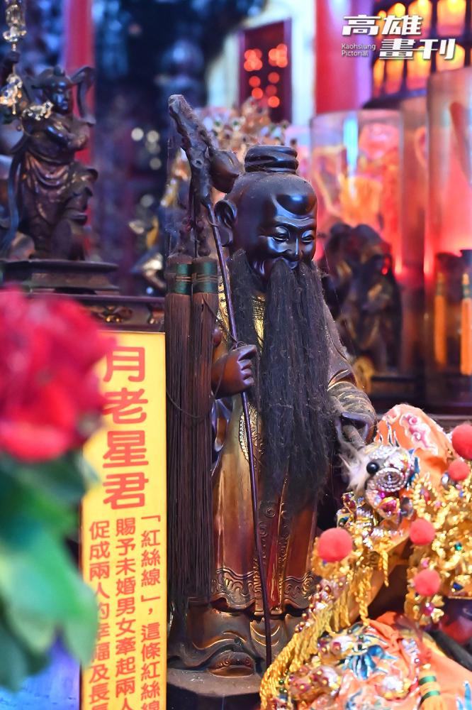 農曆8月15日除了是中秋節也是月老星君誕辰，是傳說中最適合求好緣份的時刻。(攝影/Carter)