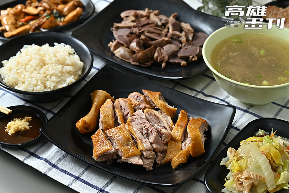 新鮮美味的鴨內臟料理和人氣「招牌飯」。(攝影/Carter)
